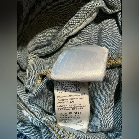 Tommy Hilfiger Vintage Women's Blue Denim Jacket, Classic Trucker Styling Size L - Picture 4 of 4